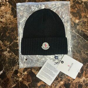 Black knit Moncler beanie